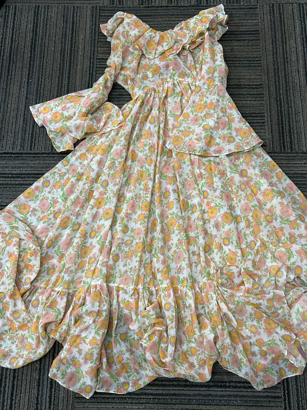 1960’s Denise L fantastic floral bohemian silhouette with empire waist size S